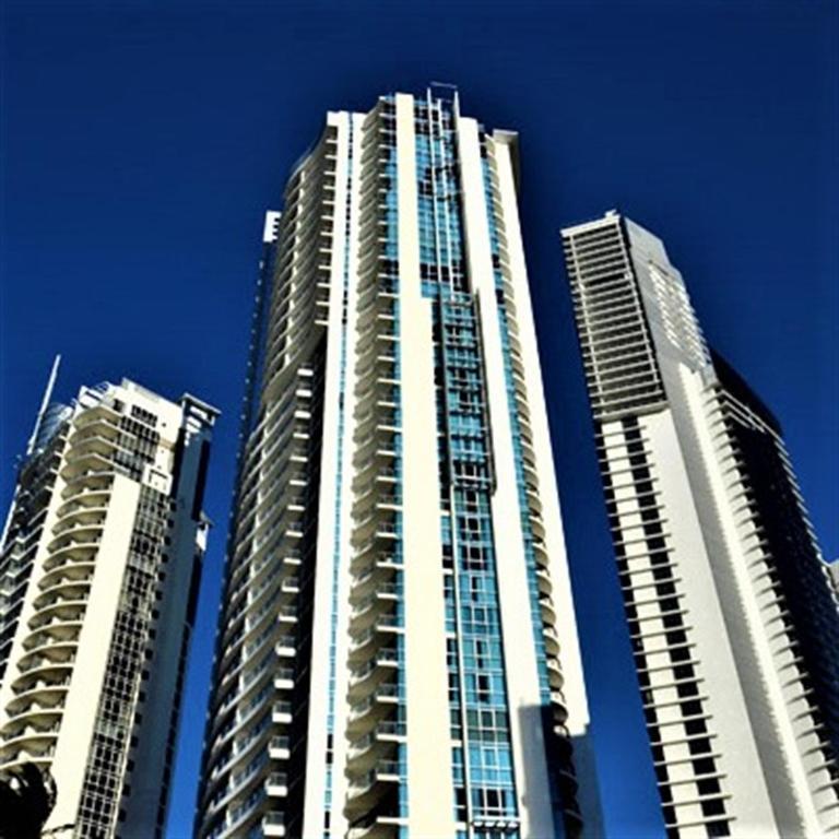 Апартаменты Deluxe Chevron Renaissance Голд-Кост Экстерьер фото