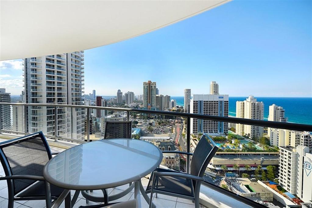 Апартаменты Deluxe Chevron Renaissance Голд-Кост Экстерьер фото