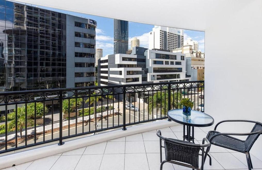 Апартаменты Deluxe Chevron Renaissance Голд-Кост Экстерьер фото