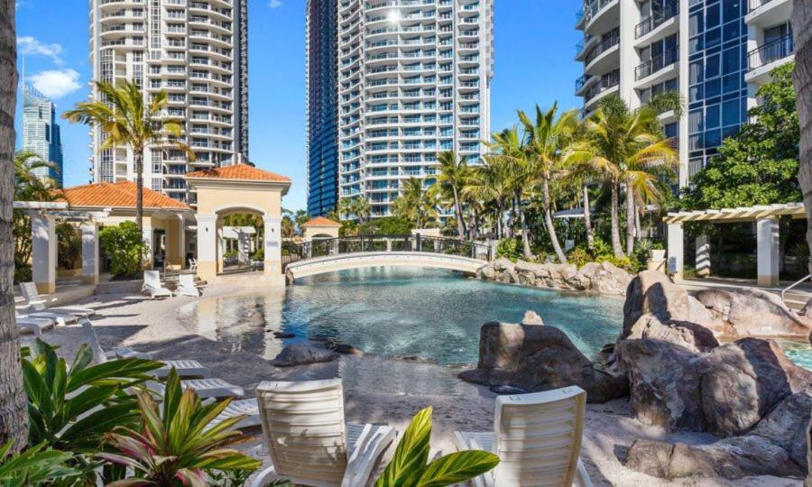 Апартаменты Deluxe Chevron Renaissance Голд-Кост Экстерьер фото